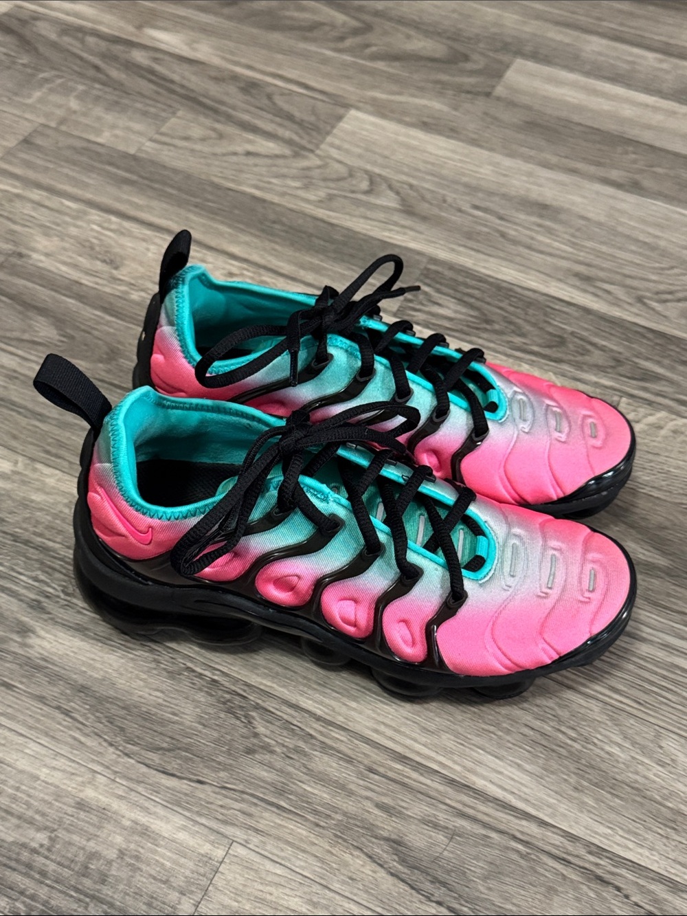 Nike Air VaporMax Plus “Miami Nights” women’s sz 7
